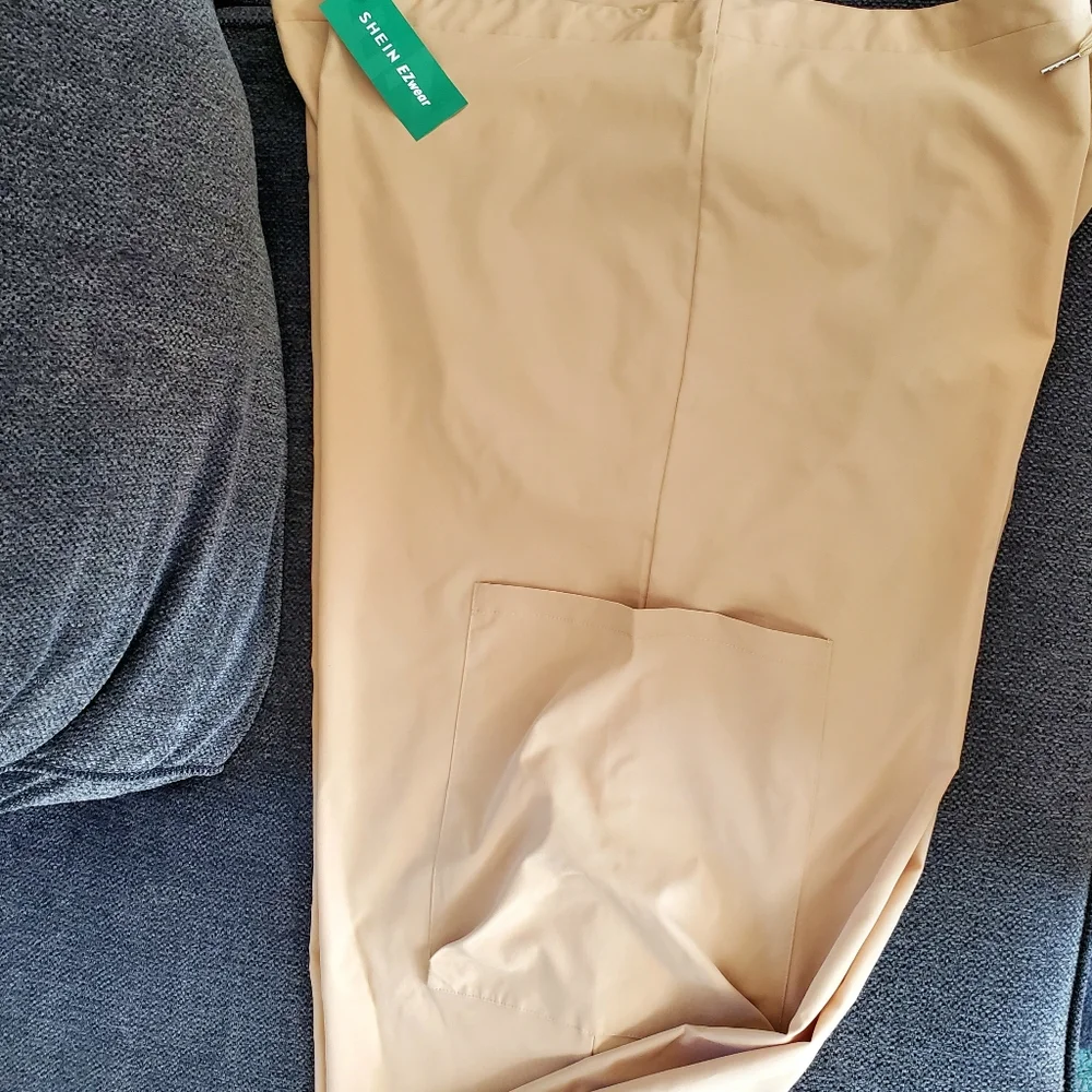 Culottes size 4X Tan Shein Curve Wide Legged Long Cargo Style - Picture 5 of 5